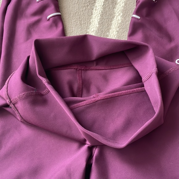 ALO leggings in XS - Picture 10 of 14